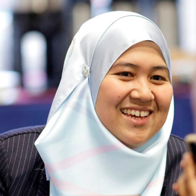 Judge - Prof. Madya Dr. Azah Anir Norman